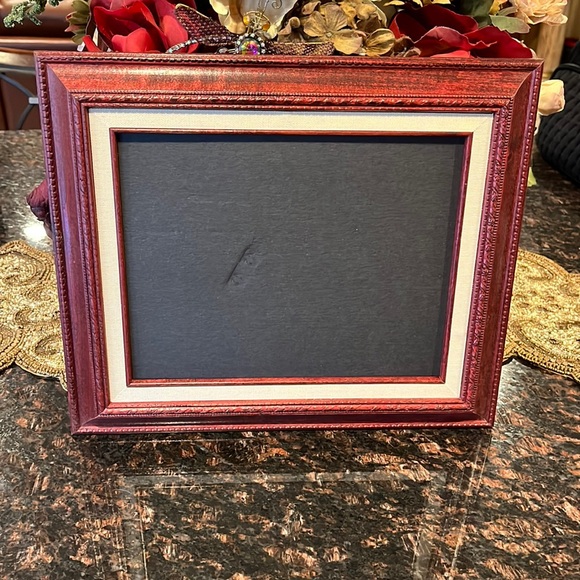 13 1/2 x 11 1/2” Ornate Red Stain Wood Frame With Canvas Border 9 1/2 x 7.5 - Picture 3 of 7